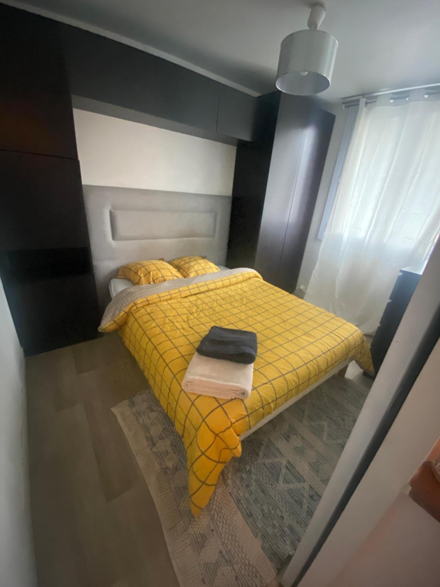 Bel Appartement Spacieux ,Convivial De 3 Chambres Avec Parking Prive Secure Caen Exterior photo