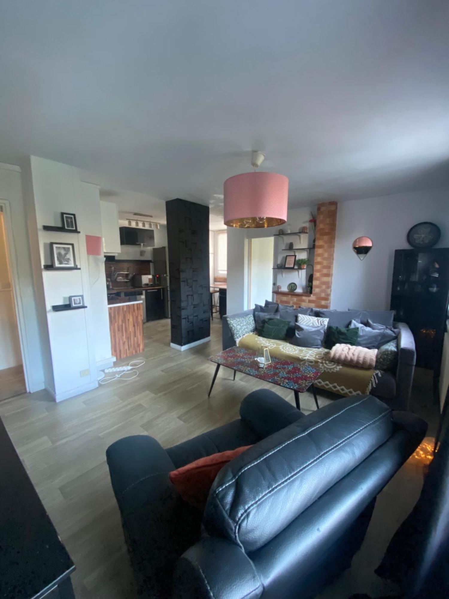 Bel Appartement Spacieux ,Convivial De 3 Chambres Avec Parking Prive Secure Caen Exterior photo