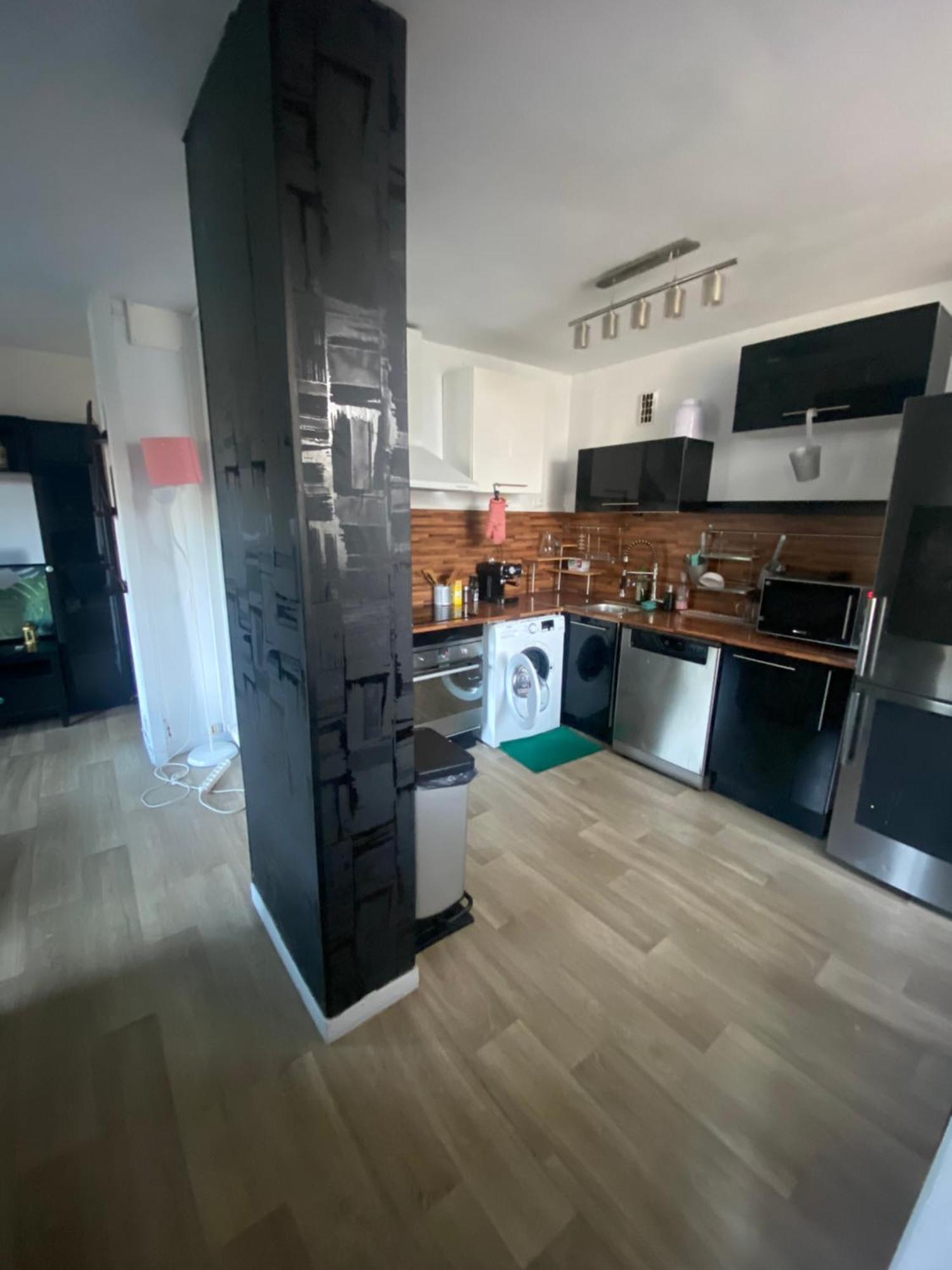 Bel Appartement Spacieux ,Convivial De 3 Chambres Avec Parking Prive Secure Caen Exterior photo