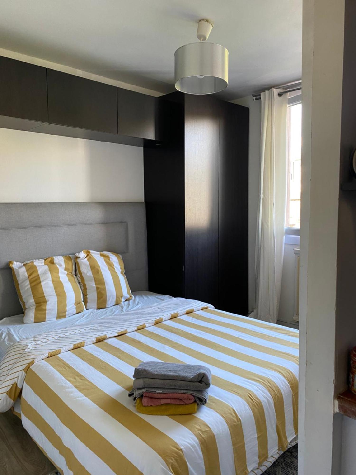 Bel Appartement Spacieux ,Convivial De 3 Chambres Avec Parking Prive Secure Caen Exterior photo