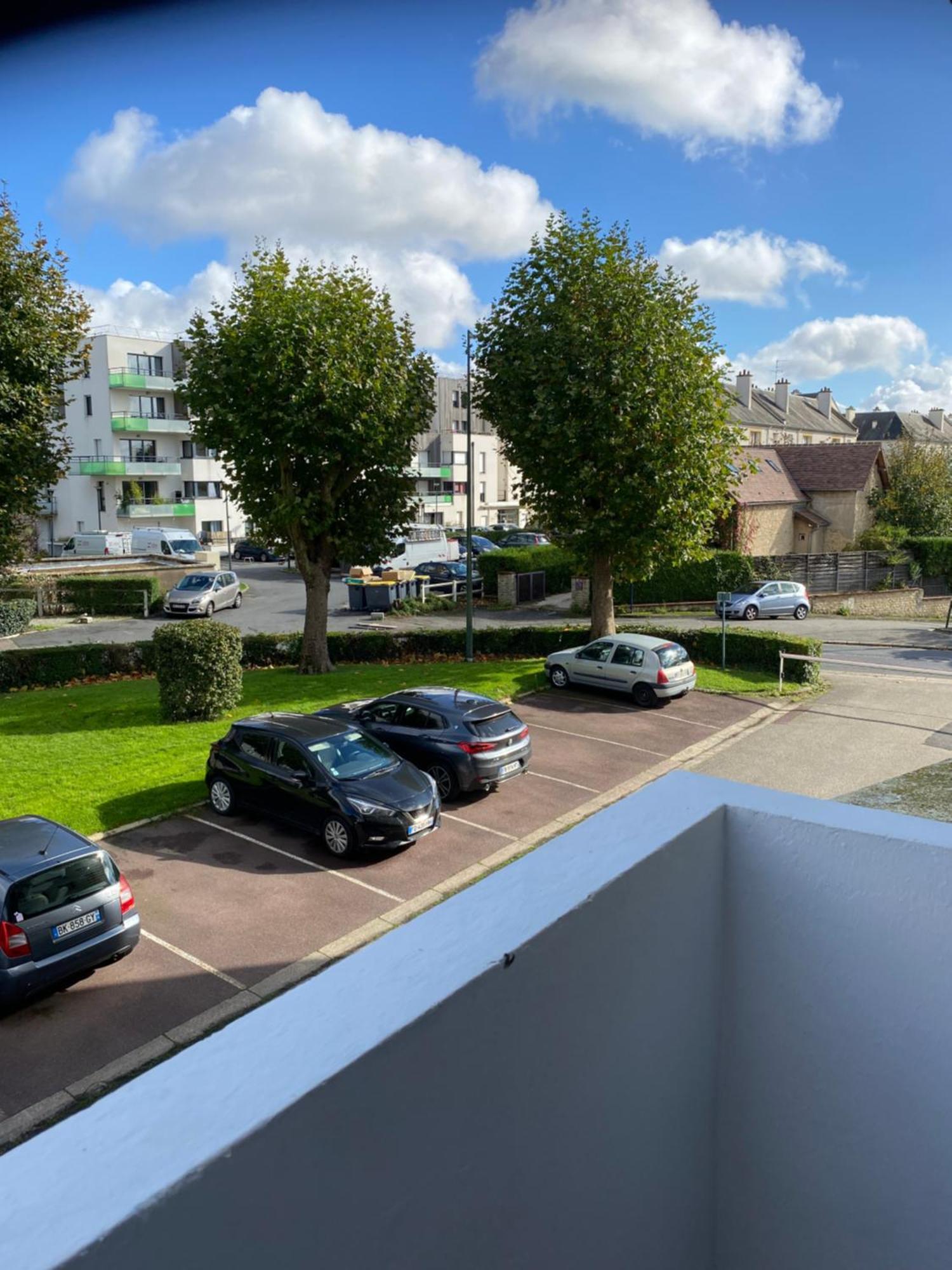 Bel Appartement Spacieux ,Convivial De 3 Chambres Avec Parking Prive Secure Caen Exterior photo
