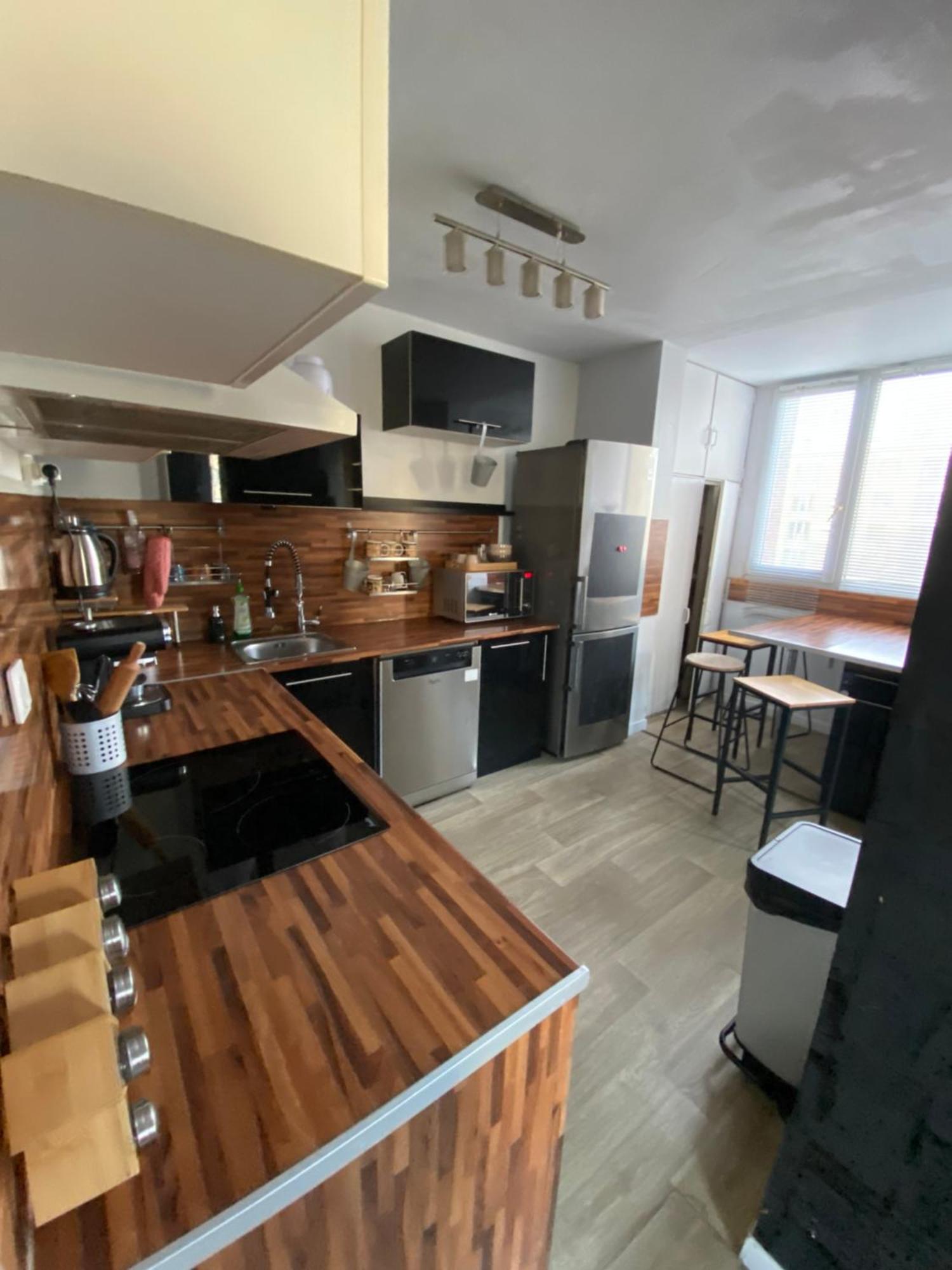 Bel Appartement Spacieux ,Convivial De 3 Chambres Avec Parking Prive Secure Caen Exterior photo