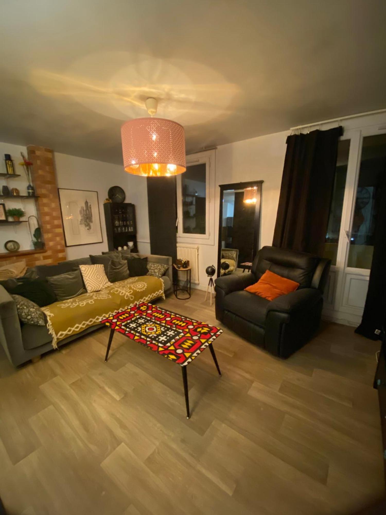 Bel Appartement Spacieux ,Convivial De 3 Chambres Avec Parking Prive Secure Caen Exterior photo