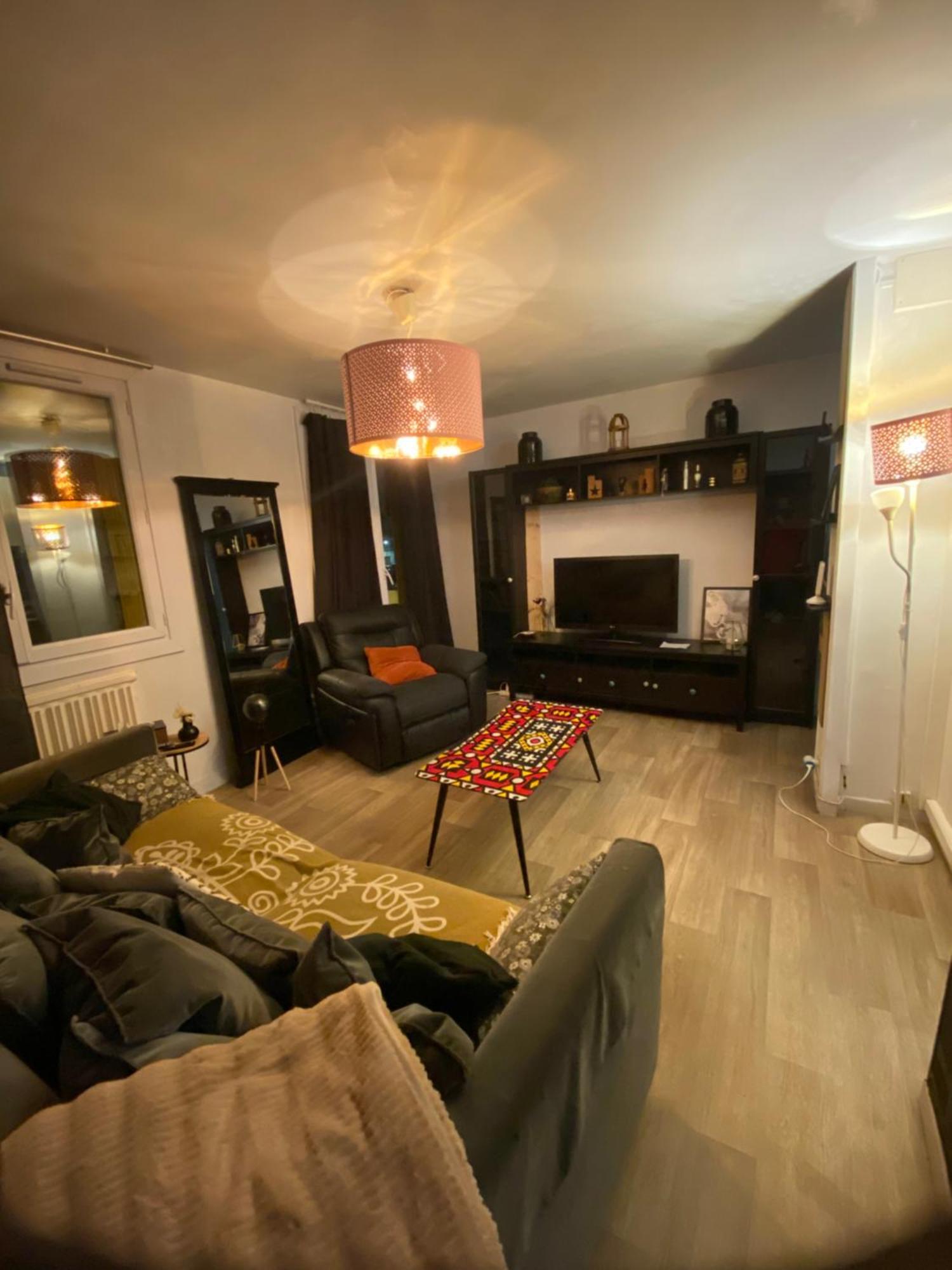 Bel Appartement Spacieux ,Convivial De 3 Chambres Avec Parking Prive Secure Caen Exterior photo