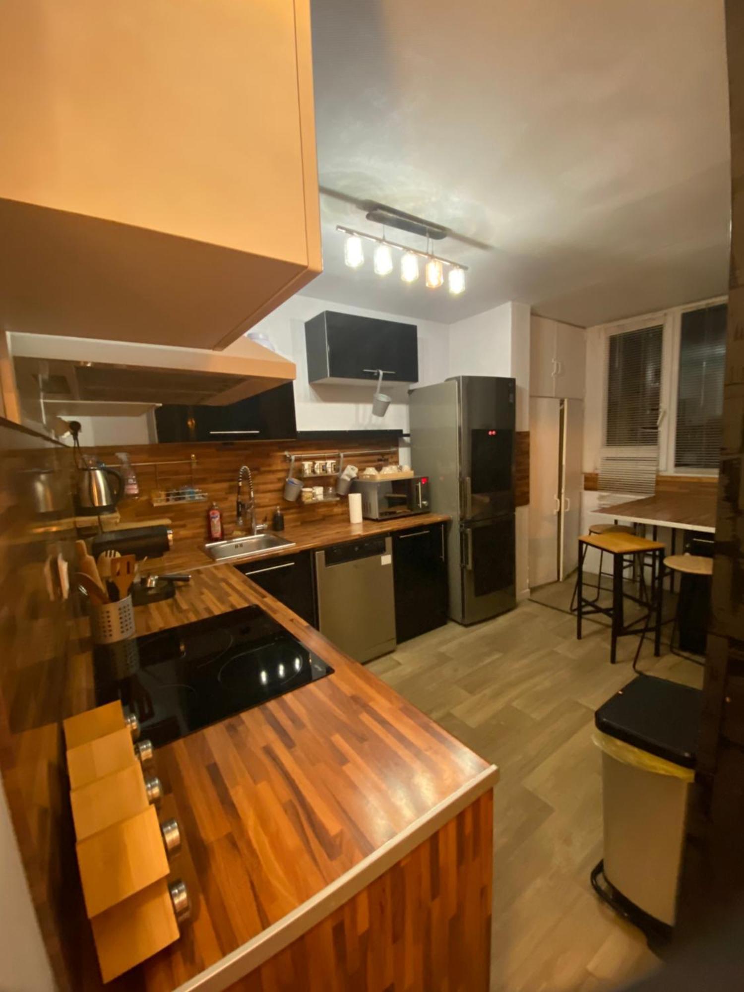 Bel Appartement Spacieux ,Convivial De 3 Chambres Avec Parking Prive Secure Caen Exterior photo