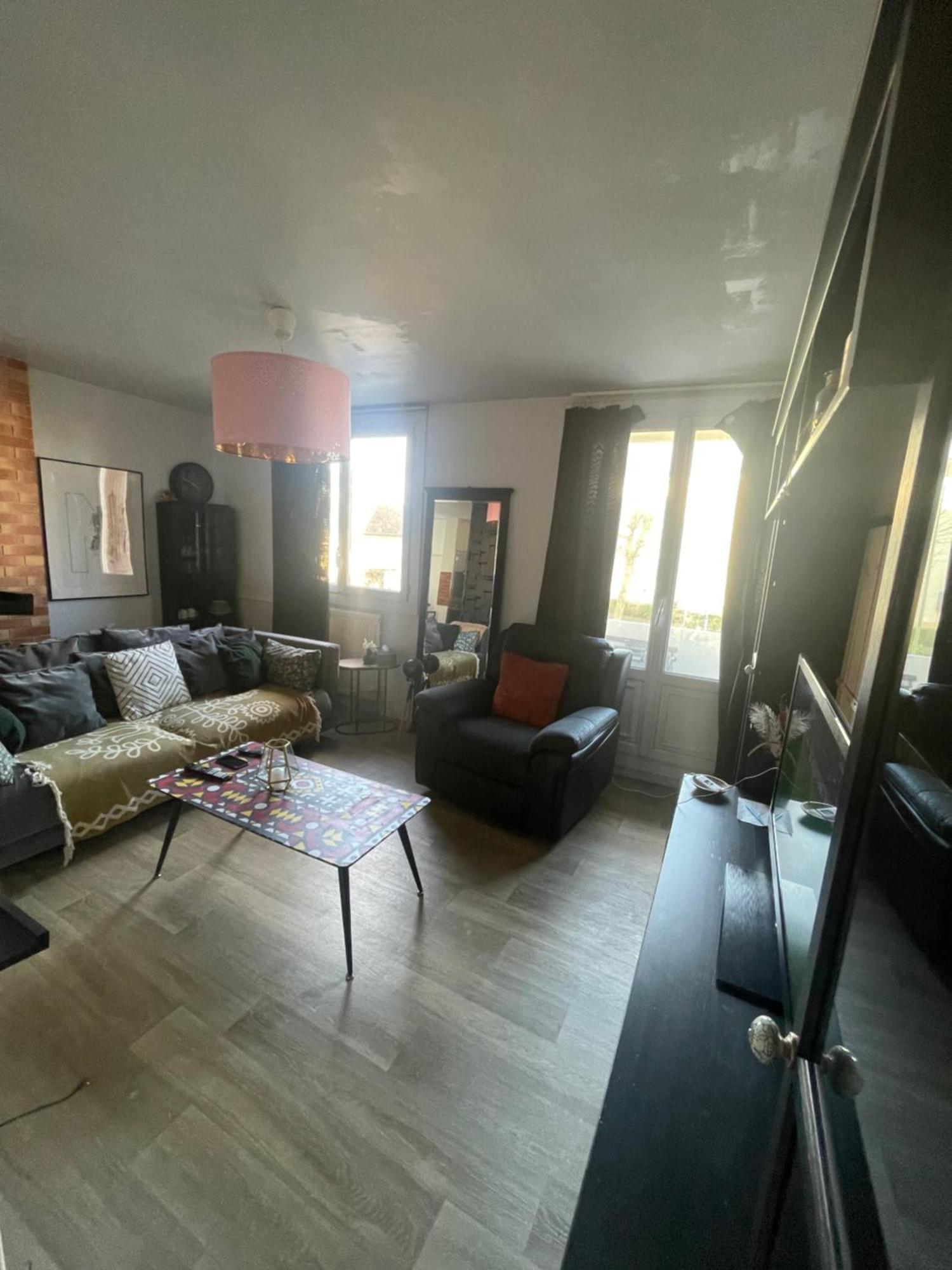 Bel Appartement Spacieux ,Convivial De 3 Chambres Avec Parking Prive Secure Caen Exterior photo