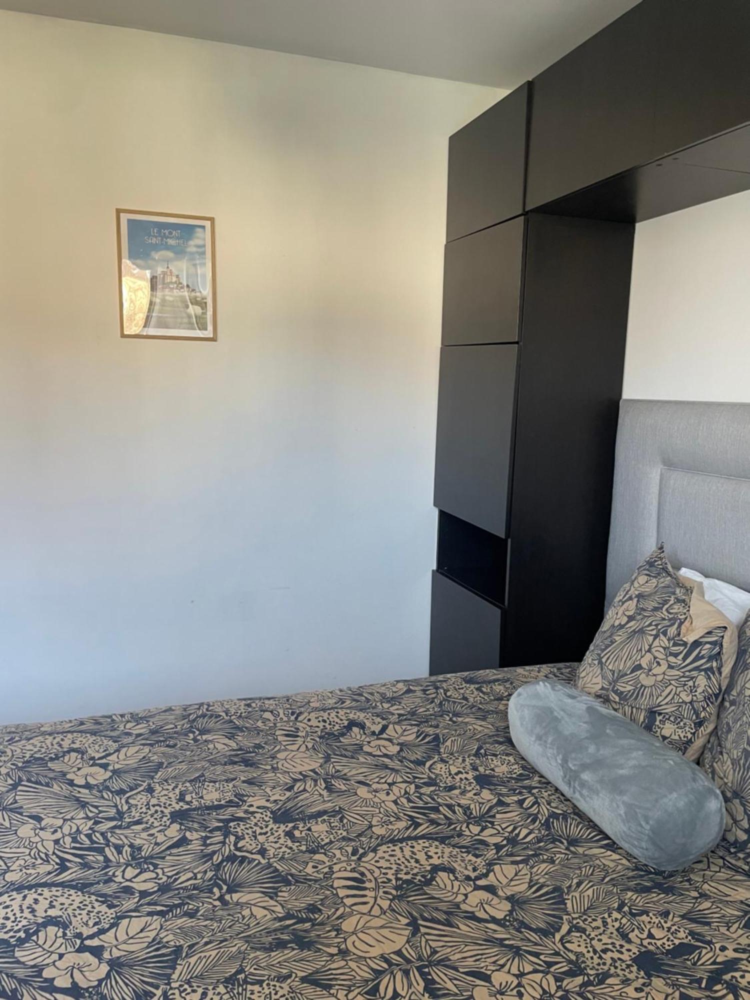 Bel Appartement Spacieux ,Convivial De 3 Chambres Avec Parking Prive Secure Caen Exterior photo